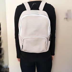 Everlane the modern zip backpack